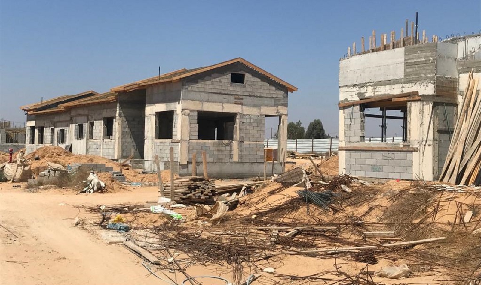 בנייה בקיבוץ חולית