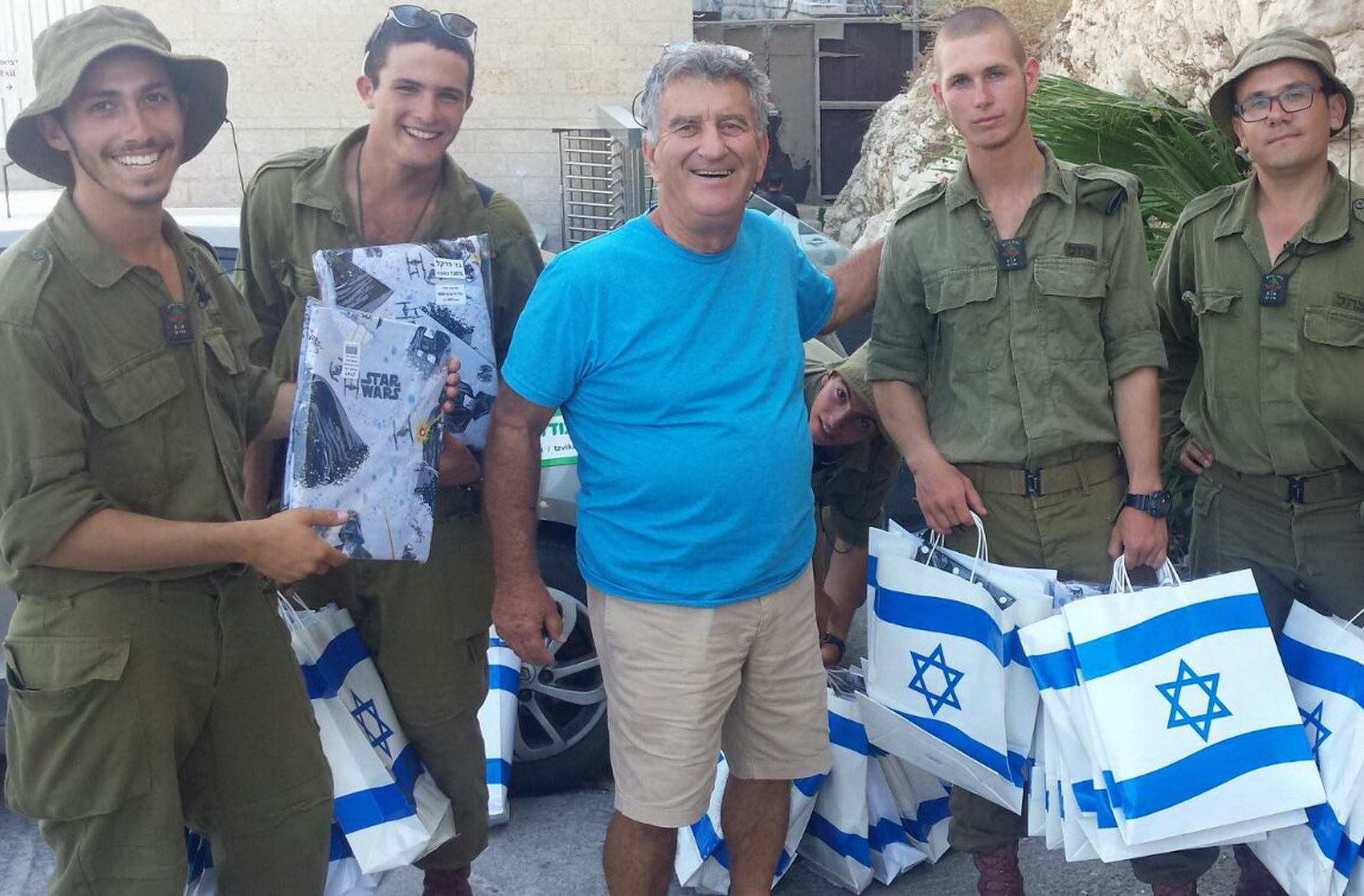 התנועה הקיבוצית והסוכנות היהודית מנציחות את שמו בתכנית לליווי חיילים בודדים בקיבוצים מרגע הגיעם לארץ ועד אחרי שחרורם