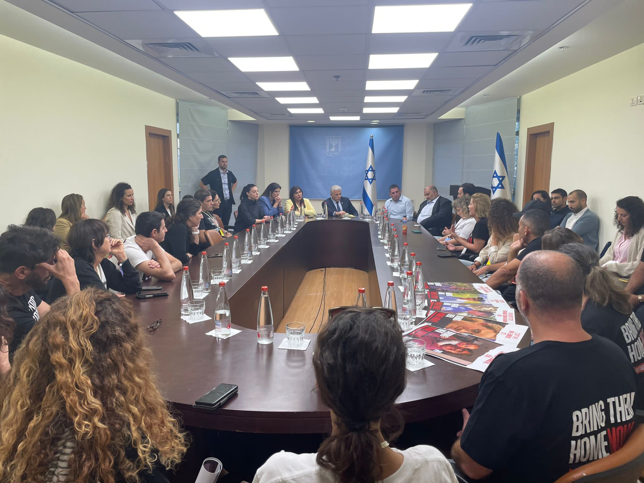 מתוך הפגישה בכנסת עם משפחות החטופים. צילום: התנועה הקיבוצית