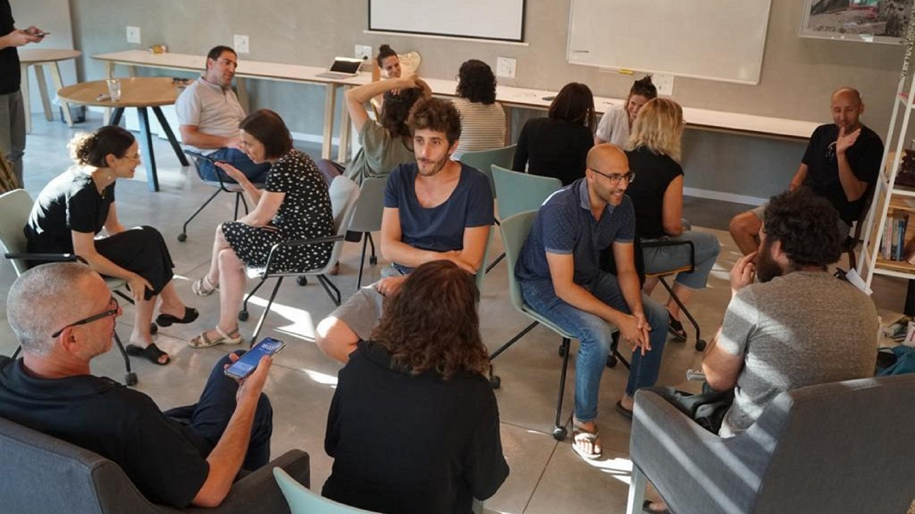 ליווי אישי לצעירים מהנגב המערבי שיעזור להם לתכנן את הצעד הבא. למצולמים אין קשר לתוכן הכתבה