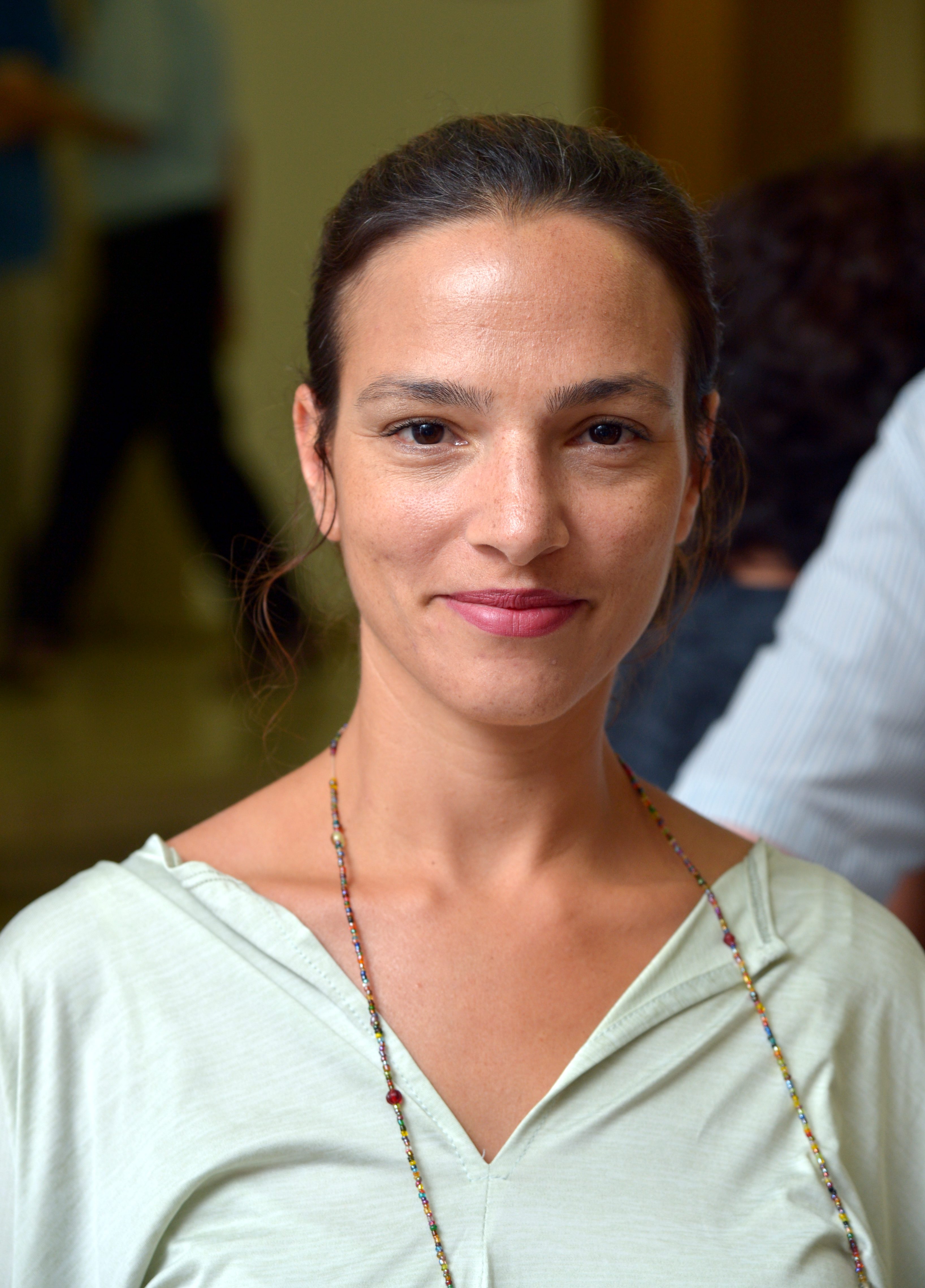 חלי זלינגר, מנהלת "הגן הקיבוצי" בתנועה הקיבוצית מסיימת את תפקידה ומבקשת להפקיד בידי אנשי ונשות החינוך כמה תבונות פרידה. 