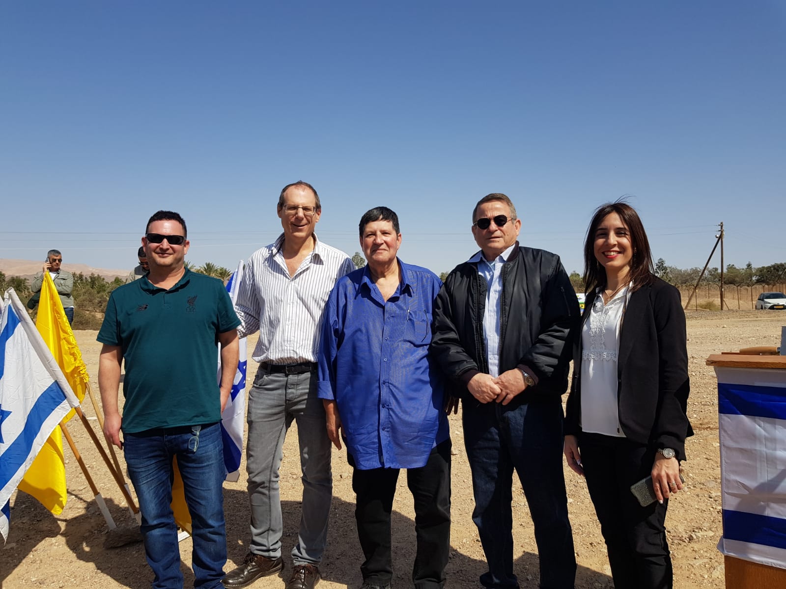 נציגי מטה התנועה הקיבוצית עם הדס שפירא מנכ"לית מועצה אזורית חבל אילות. צילום: ליטל שמואלי