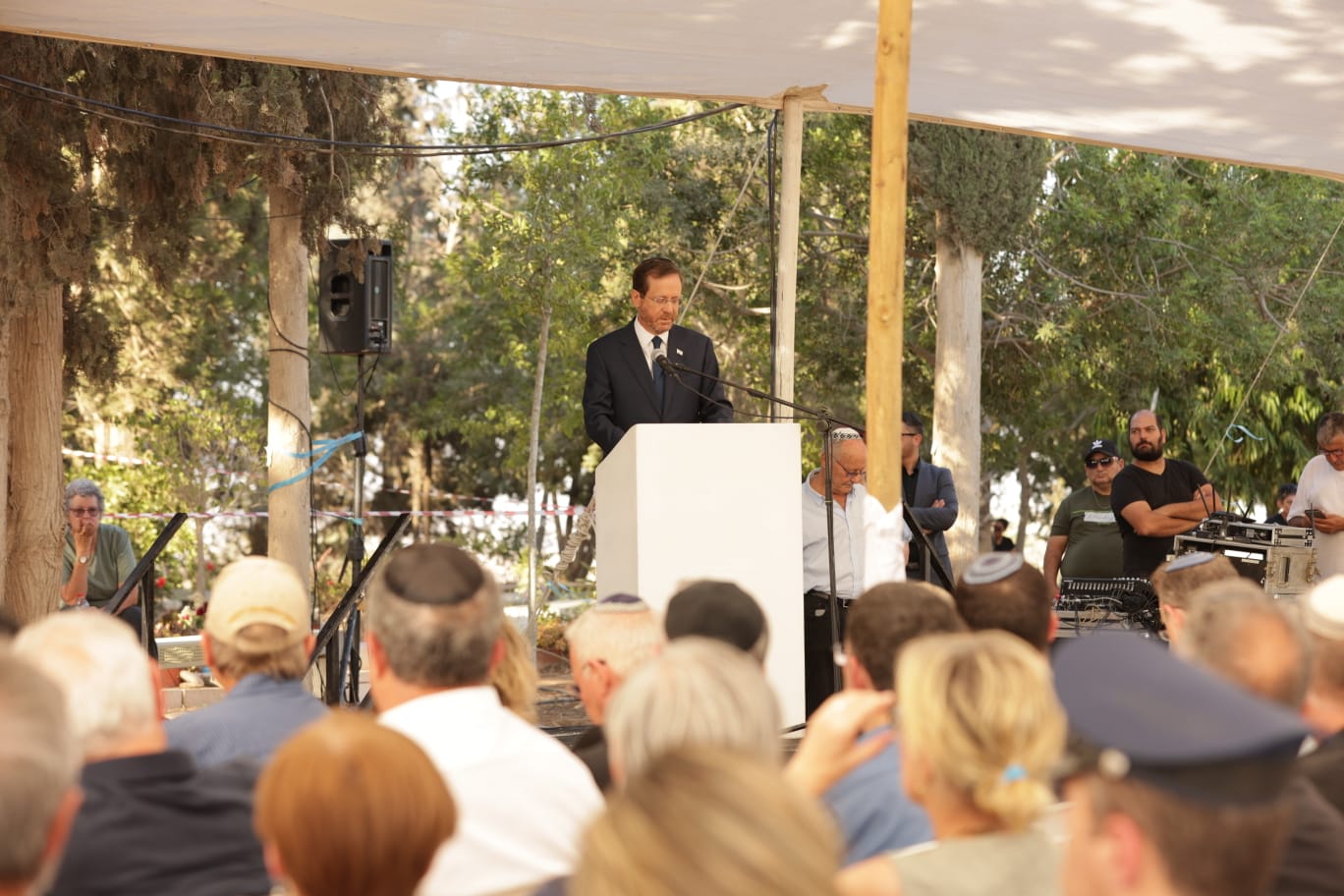 הנשיא הרצוג מספיד את אהרן ידלין ז"ל. צילום: ששי זילברשטיין