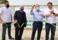 שר האנרגיה, יובל שטייניץ, גוזר את הסרט בטקס חנוכת מתקן אגירת האנרגיה בניר יצחק. הצילום מתוך עמוד הפייסבוק של נופר אנרגיה 